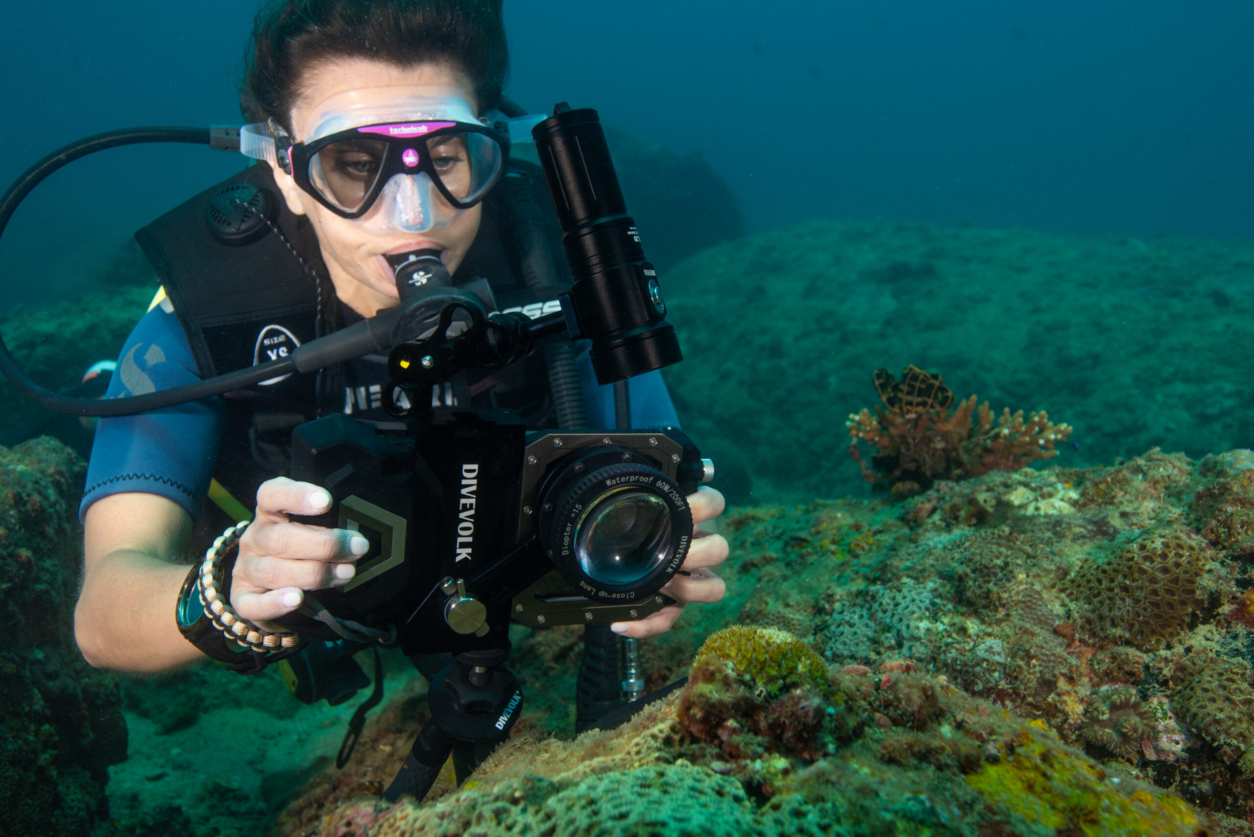 Lente super macro x8 DIVEVOLK para carcasa submarina SeaTouch 4 Max - Imagen 10